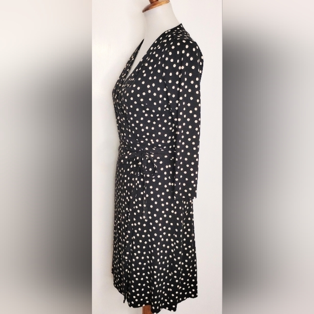 CLASSIC RAYON KNIT WRAP DRESS - Picture 4 of 10